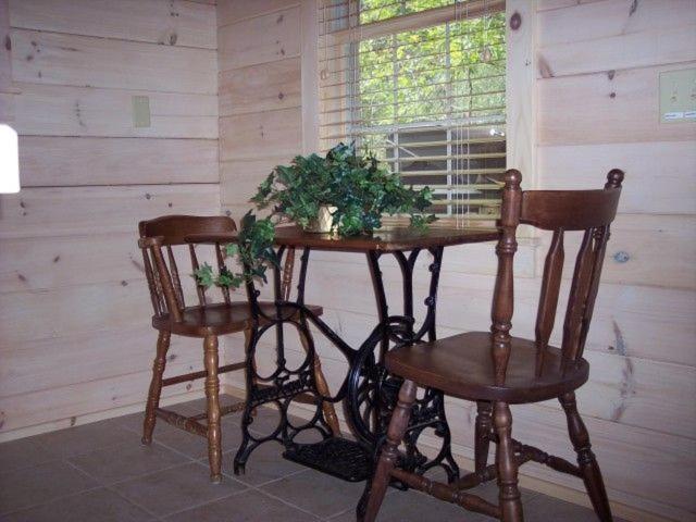 New River Trail Cabins Galax Oda fotoğraf